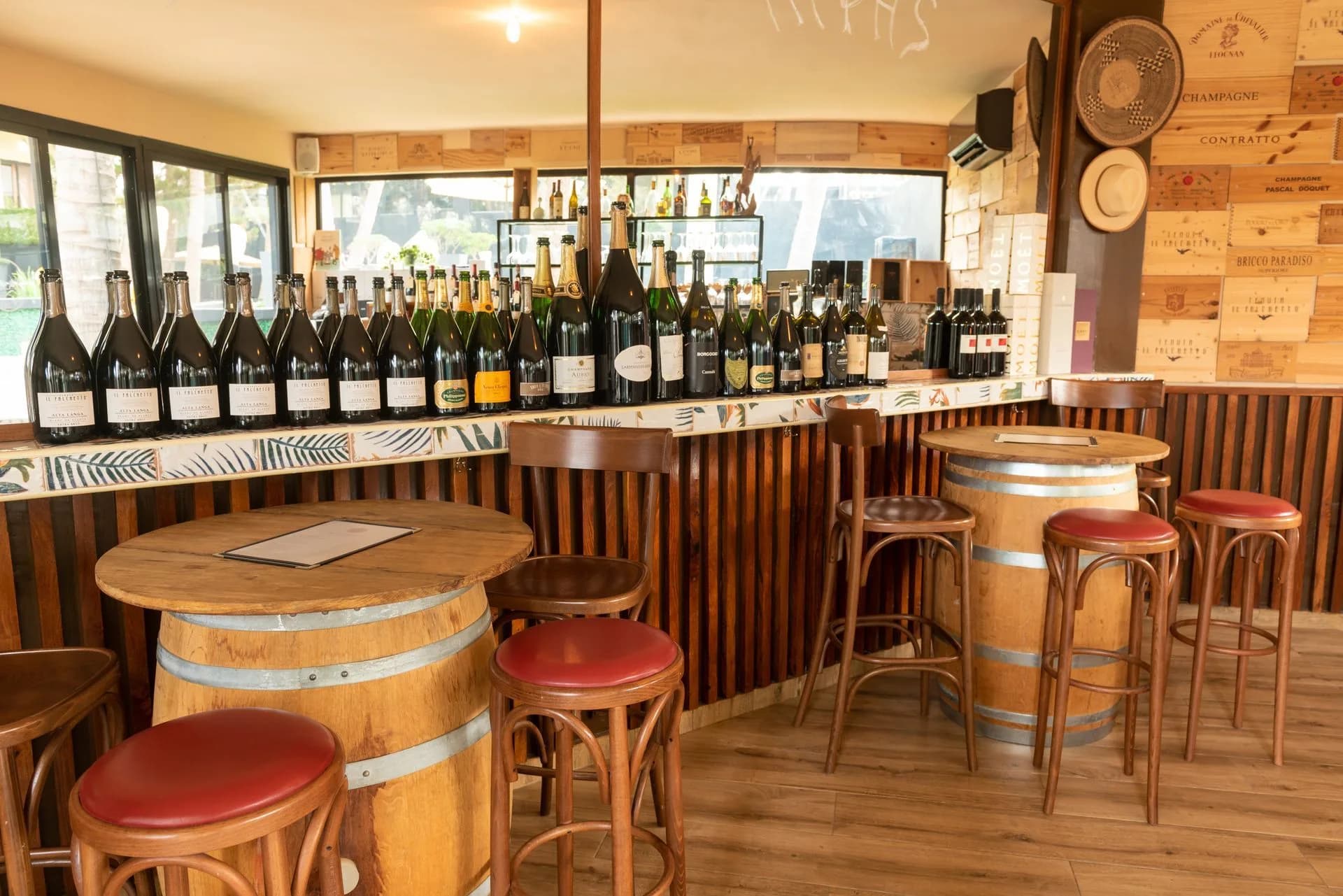 Ellas wine bar1